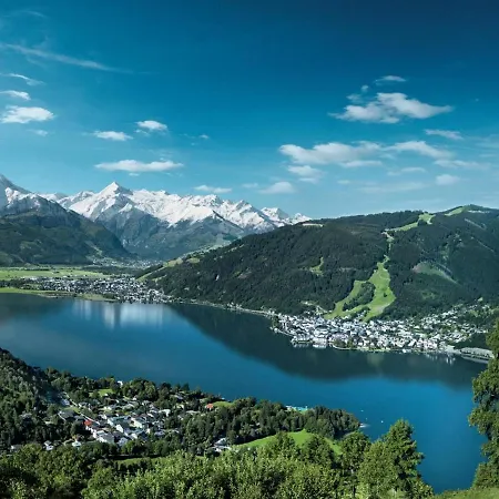 Spacious In Near Ski Area * Zell am See